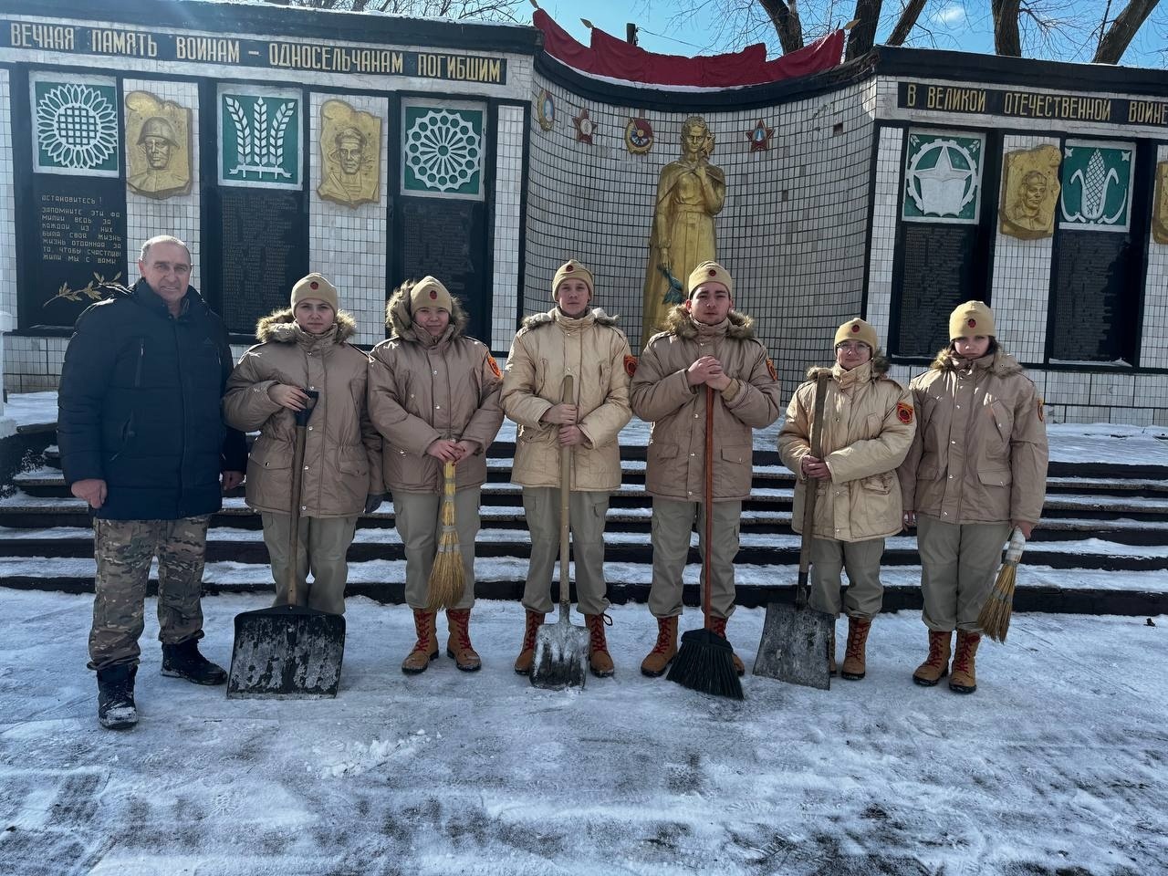 Акция по благоустройству памятных мест.